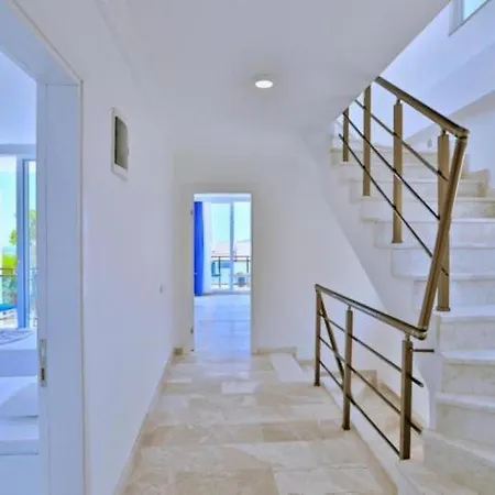 Trio Villa *